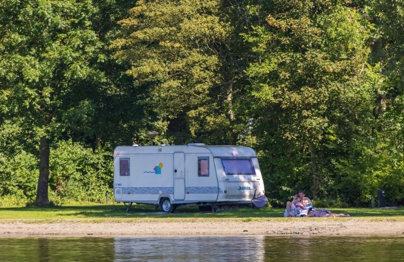 Camping pitch near the water