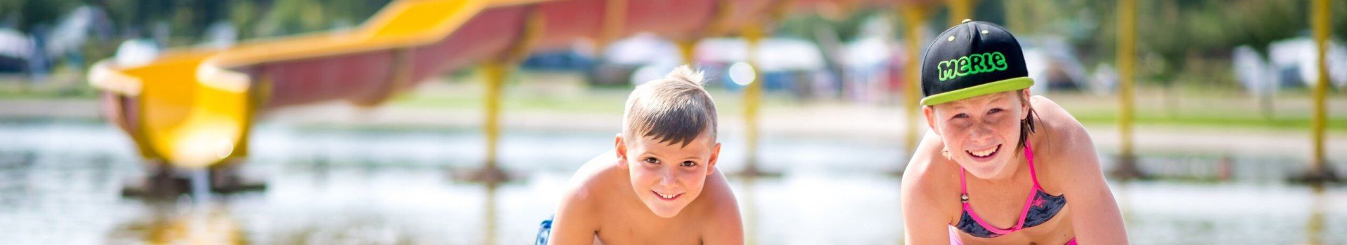 Ferienpark mit Natursee und Strand