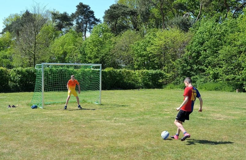 Vakantiepark met sportveld