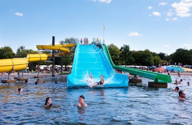 Vakantiepark in Noord-Brabant met glijbanen