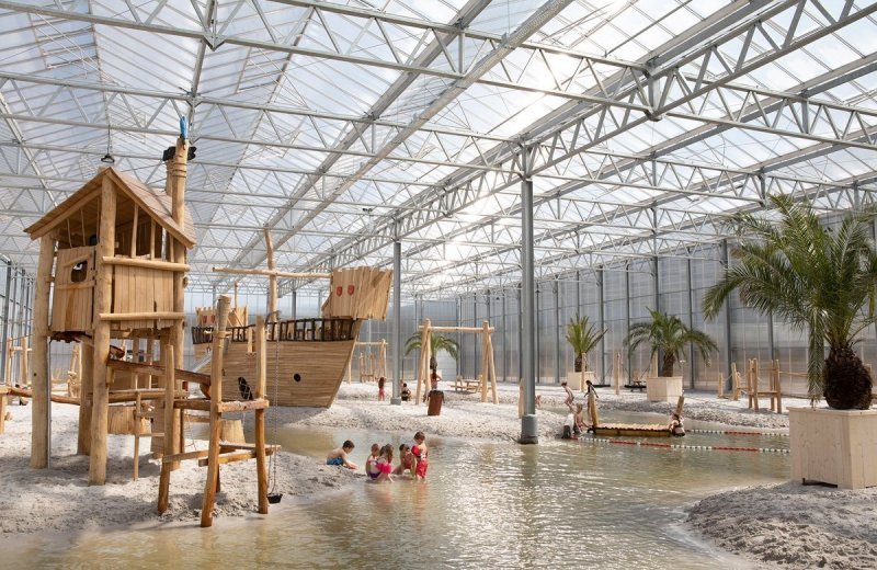 Vakantiepark met indoor strandbad
