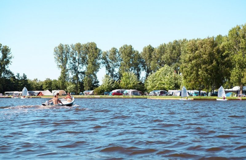 Ferienpark mit Bootsvermietung