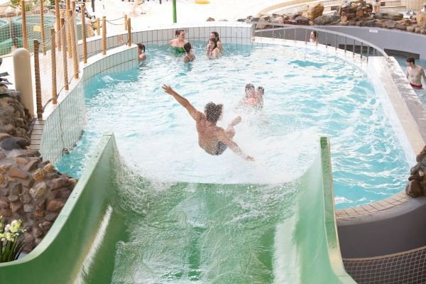 Ferienpark Holland mit Schwimmbad und Rutschen