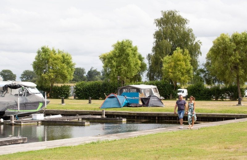Jachthaven marina beach