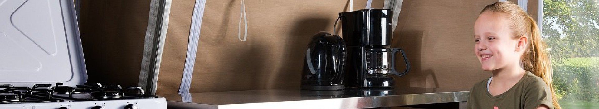 Keuken lodge de luxe met meisje 1170 x 780