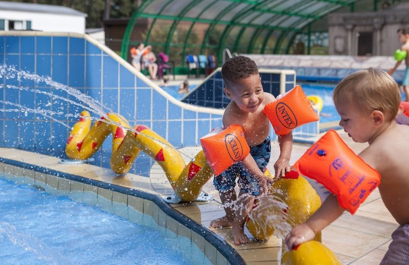 Kom zwemmen in het subtropisch zwembad