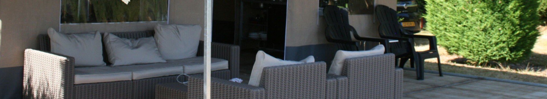 Safaritent in het veld