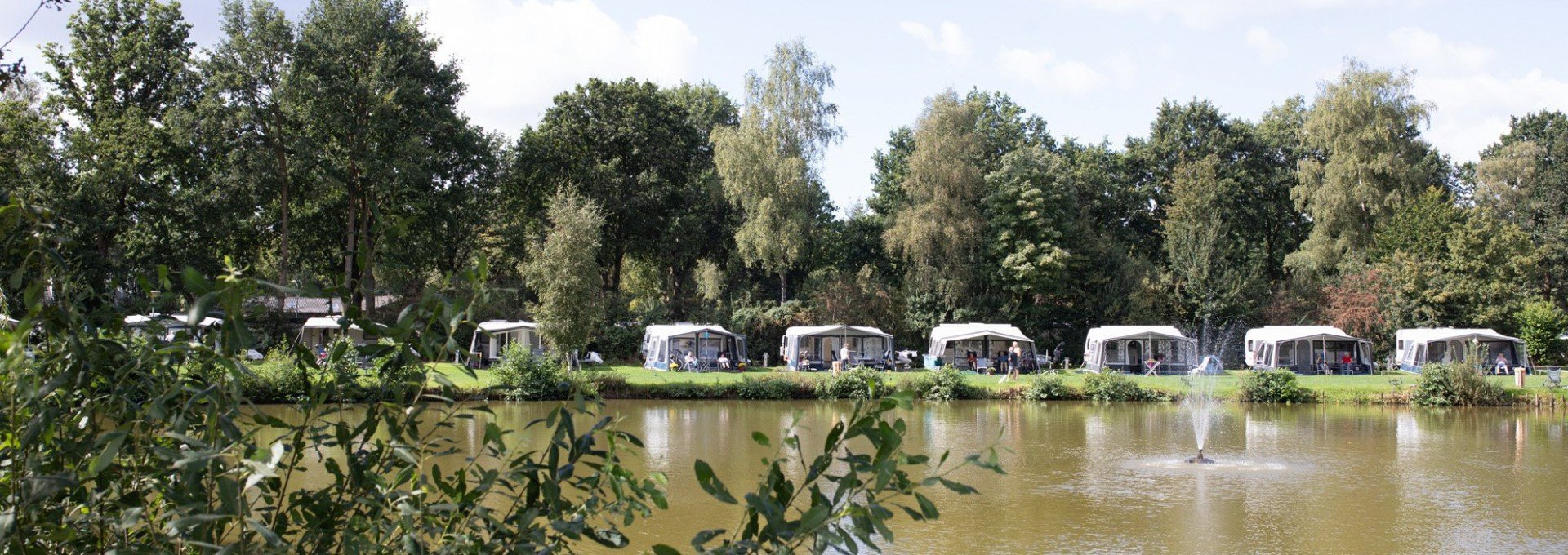 Vakantiepark met visvijver
